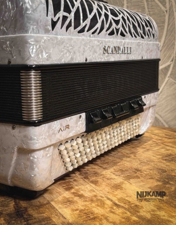 Air_VI_Perloid_White-3 Scandalli Air VI Limited Editie Perloid Wit